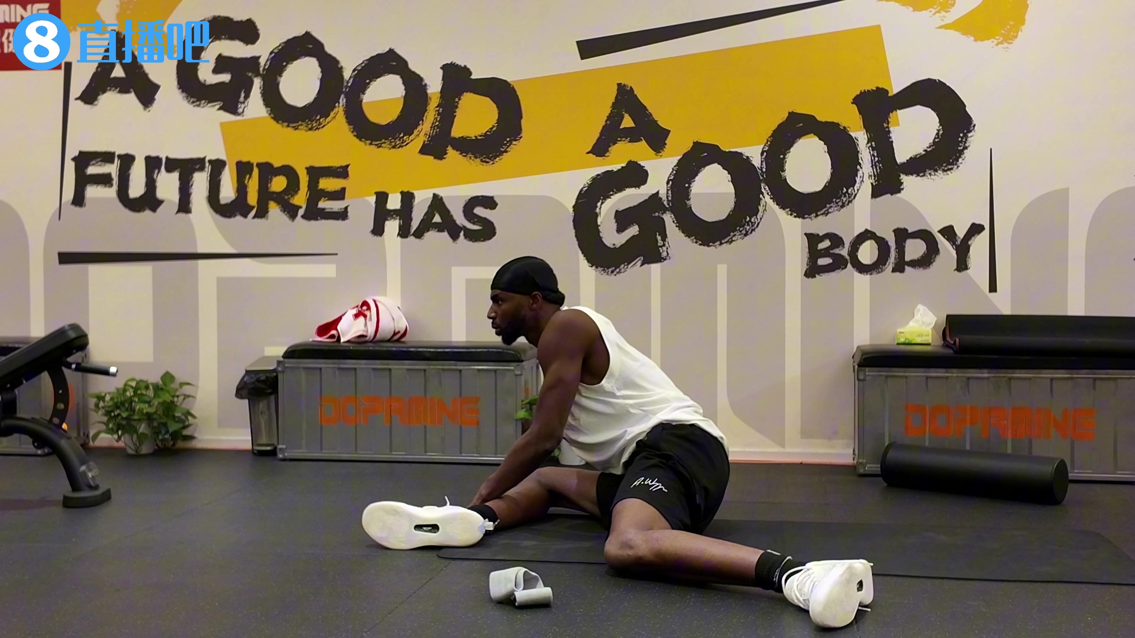 半岛体育APP-直播吧对话维金斯：中国行最爱时刻是登长城 希望在热火越来越好