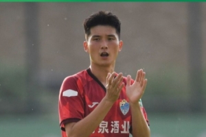 半岛体育APP-荣膺中乙联赛7月最佳球员！费尔南多：偶像和模版是哈里-凯恩