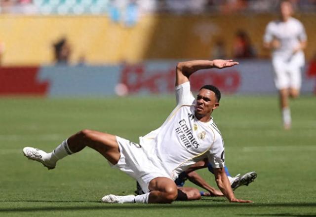 体育平台-加盟皇马90天！26岁飞翼困境：丢主力 无缘国家队 世界杯悬了