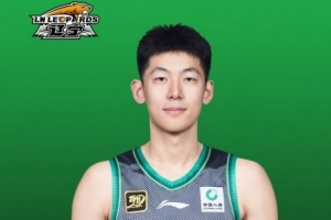 张陈治锋按CBA规定需签B类合同 最短1年最长5年 年薪至少要翻倍