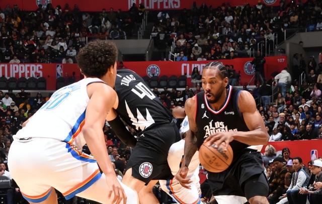 半岛体育APP-快艇逆境逼出板凳匪徒！奇兵崛起为小卡韦少减压